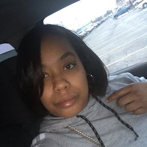 Meet your Posher, Monique